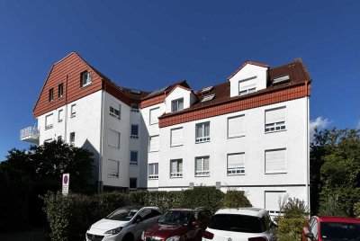 Bad Soden Neuenhain: Helle 2-Zimmer-Wohnung mit sonnigem Balkon im 3. OG