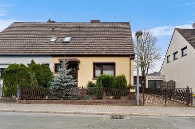 Schnuckelige Doppelhaushälfte mit Garage und schönem Garten in ruhiger Lage von Blumenthal