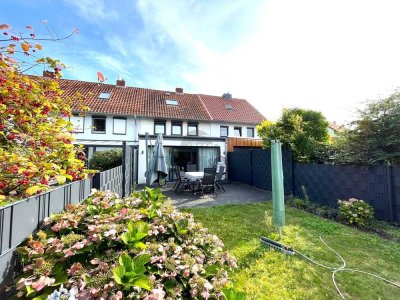 REIHENHAUS - MODERNE KÜCHE, TERRASSE, POOL, VOLL SANIERT