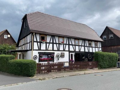 Kleines Mehrfamilienhaus auf dem Lande