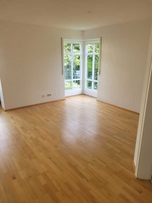 Suche Nachmieter für wunderschöne, helle, gut geschnittene 2-Zi-Wohnung  in Traunstein