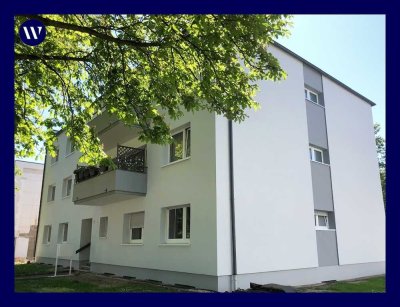 Apartment in Bad Godesberg: guter Schnitt, Vinyl-Design-Boden, modernes Tageslichtbad mit Wanne