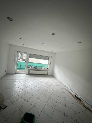 6-Zimmer-Wohnung mit Balkon in Boden