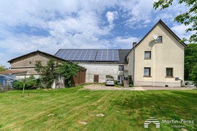 Zweifamilienhaus mit Ausbaureserve * Stall * Scheune * Garage * Garten * Photovoltaikanlage