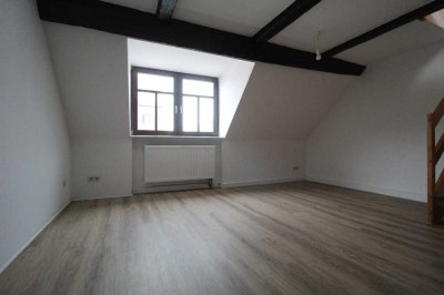 Einladende Maisonette-Wohnung im Dachgeschoss