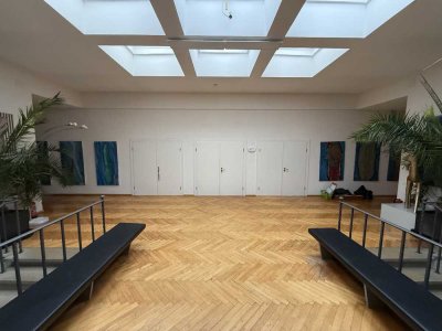 Loft als privates Zimmer, teilw. möbiliert, mit separater Küche, Wäscheraum und Badezimmer