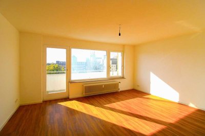 Lichtdurchflutete 2-Zi.-Wohnung mit Balkon in Top-Lage