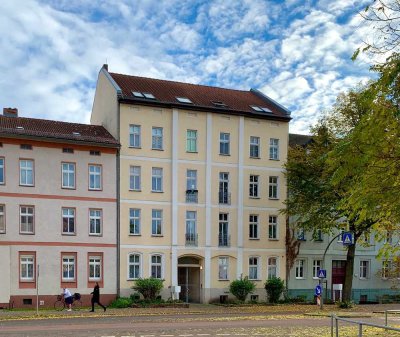 Attr. helle 1-Raum-Wohnung in Brandenburg, zentral gelegen.