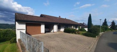 Mehrfamilienhaus mit zwei Wohnungen und großem Grundstück - mit herrlichem Blick in die Natur