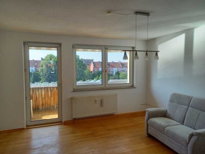 Helle, sonnige, ruhige 3-Raum-Wohnung mit Balkon und EBK in Bamberg
