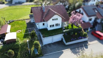 Weihnachtswunsch erfüllen: Idyllisches Einfamilienhaus mit Einliegerwohnung und tollem Garten