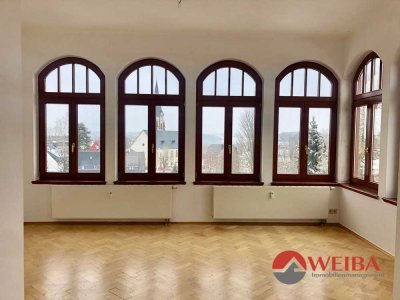 3 Zimmer Wohnung mit Loggia in repräsentativer Villa