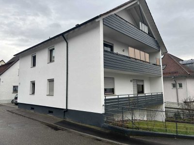 Schöne 3,5-Zimmer-EG-Wohnung mit gehobener Innenausstattung mit Balkon und EBK in Keltern