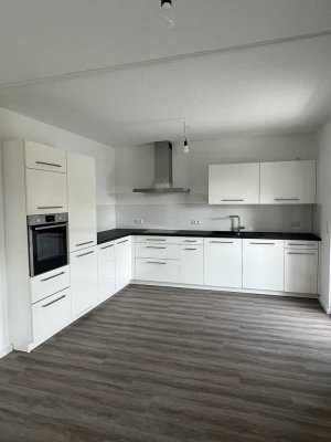 TOP renovierte 3-Zimmer Wohnung mit Terrasse und EBK in Walldorf