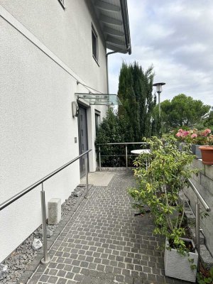 Kirchheim/Wstr - Gepflegtes Haus mit fünf Zimmern ,Einbauküche und kleinem Gartenanteil