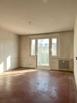 2-Zimmer Wohnung Nahe Lankwitz Kirche möchte wachgeküsst werden.