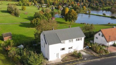 Einfamilienhaus mit Seeblick in Oberbreitzbach