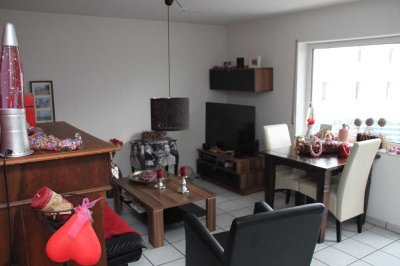 Gepflegte 2-Zimmer-DG-Wohnung mit Balkon und Einbauküche in Bendorf