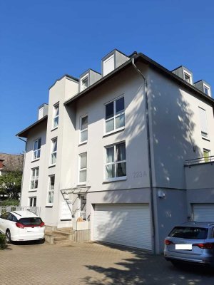 Schöne und Großzügige 3 ZKB-Wohnung mit Balkon