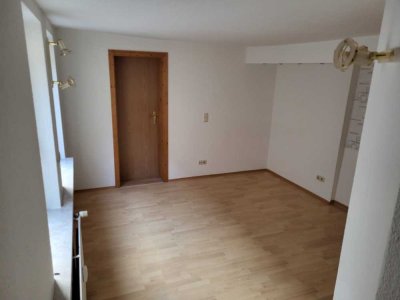 Attraktive und sanierte 1-Zimmer-Wohnung in Eisenberg