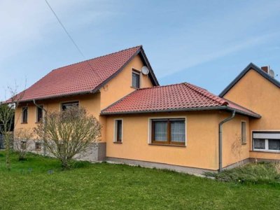 Schönes Einfamilienhaus mit viel Gestaltungsmöglichkeiten und ruhig gelegen in  Langenneuendorf