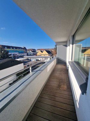 Schöne 3 Zimmer Wohnung mit großem Balkon - zentrale Lage