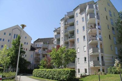 sonnige 1 Zimmer Wohnung mit Singleküche, Balkon und Aufzug