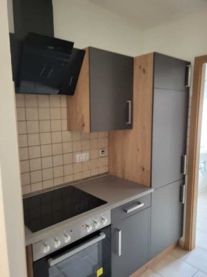 Kleine gemütliche 2-Raum-Wohnung, mit Einbauküche, zu vermieten