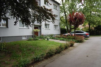 Gemütliche u. gepflegte 4,5 R.-Wohnung mit Balkon  - ruhig und grün gelegen-