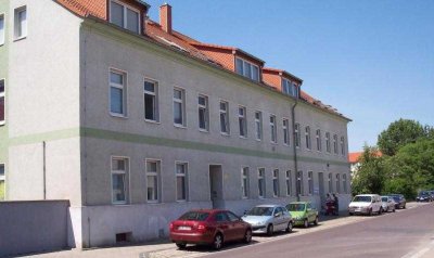 Helle Erdgeschosswohnung mit Terrasse und Stellplatz