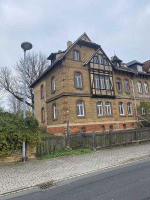 Denkmalgeschütztes Mehrfamilienhaus mit Baugenehmigung in Groitzsch zu verkaufen.