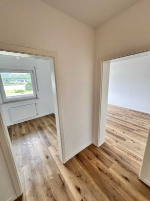 Erstbezug nach Sanierung mit Balkon: Schöne 2-Zimmer-Wohnung in Brohl-Lützing