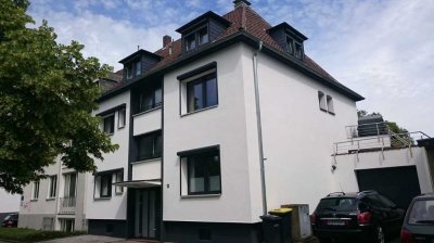 Stilvolle 3 Zimmer Wohnung mit neuer Innenausstattung und Balkon in Düsseldorf Benrath