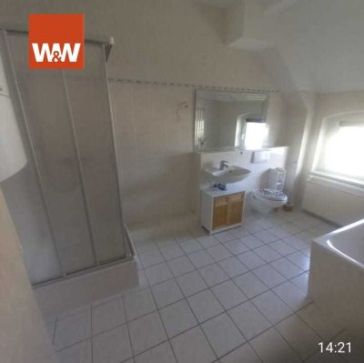 2 Zimmer Wohnung in Hartha bei Döbeln zu vermieten, Bad mit Dusche und Wanne!