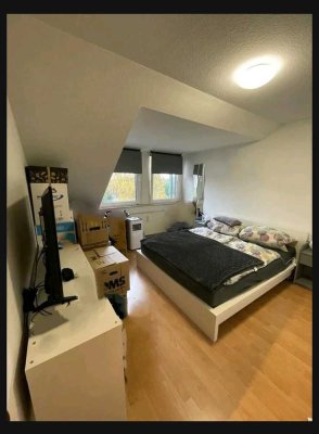 Charmante 2 Zimmer Dachgeschosswohnung in Neuss