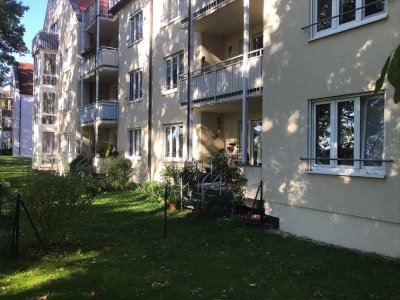 Tolle freie 3 Raumwohnung mit eigenem Gartenanteil am Stadtwald!!