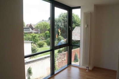 2 Zimmer Whg. mit Balkon & Einbauküche( Übernahme falls gewünscht ) in Pulheim Stommeln