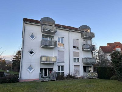 Helle moderne 3 Zimmer Wohnung mit extravaganten Grundriss und großem Balkon