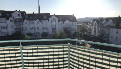 Charmante Dachgeschosswohnung mit traumhaftem Balkon in Diedorf