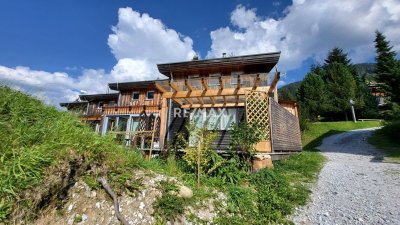 Holzblock-Ferienhaus in schöner Naturlage