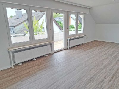 Komplett renovierte und moderne 4 Zimmer-Wohnung mit Südbalkon und Stellplatz in B.O. - Zentrum