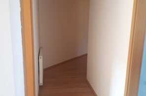 Attraktive und vollständig renovierte 2-Zimmer-DG-Wohnung in Nossen