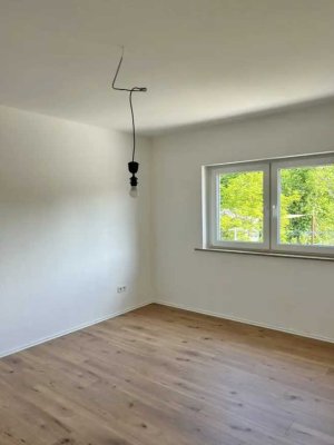 Moderne Erdgeschosswohnung mit eigenem Garten – Top renoviert!