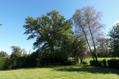 Wunderschön gelegene Grundstück, mit einer älteren Bungalow