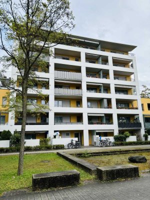 Attraktive 2-Zimmer-Wohnung mit Balkon und Einbauküche in München  Milbertshofen-Am Hart