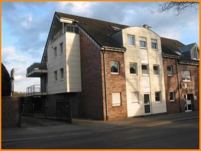 Maisonette Wohnung mit  kleinen Garten und 3 Stellplätzen in Viersen-Hoser