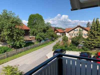 Hochwertige 2-Zimmer-Wohnung mit Balkon zur Miete in Huglfing