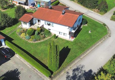 Exklusives Einfamilienhaus mit großem Garten in sonniger Lage nahe Memmingen