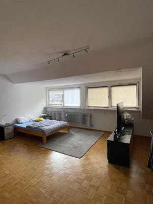 Attraktive, ruhige 1-Zimmer-Dachgeschosswohnung in Essen