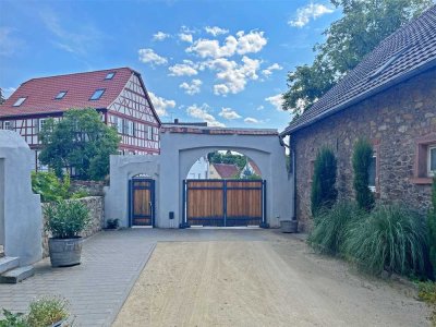 Vielfältig nutzbares, modernes Stadthaus in historischem Umfeld von Alsbach